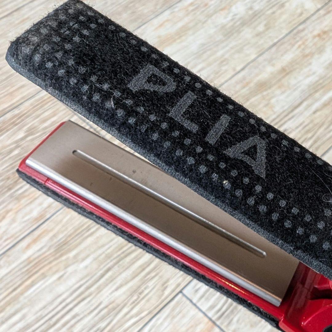 PLIA 赤 ストレートヘアアイロン
