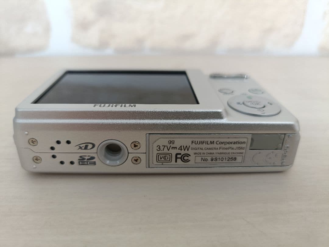 【美品♪】 FUJIFILM FinePix J15fd デジタルカメラ