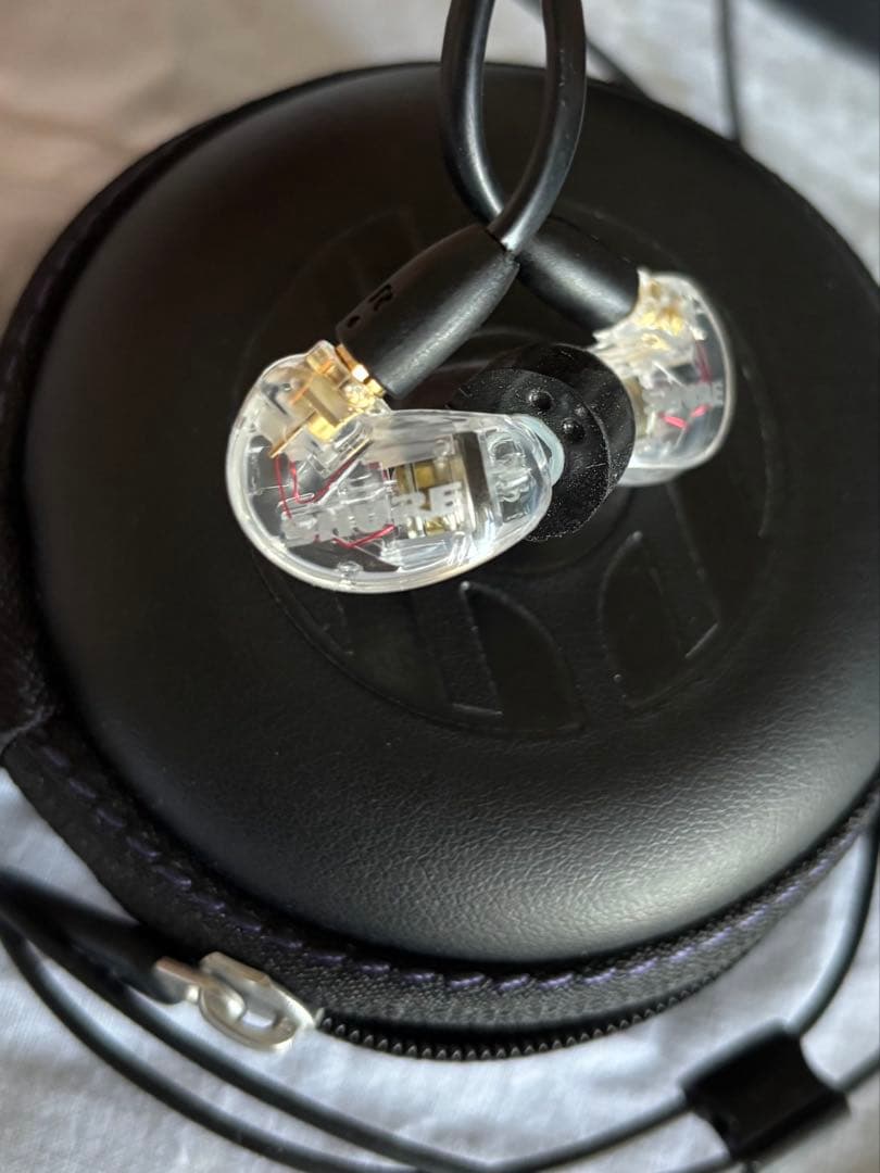 <値下げ可> SHURE (AONIC215)有線イヤホン 透明　ケース付き