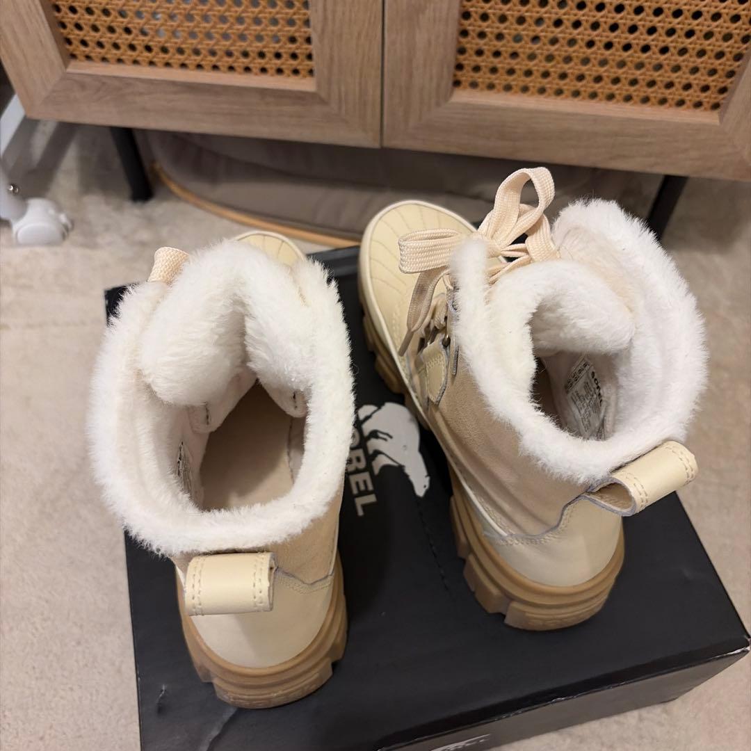 S*a様 美品SORELソレル NL5113 Honey White, Sea