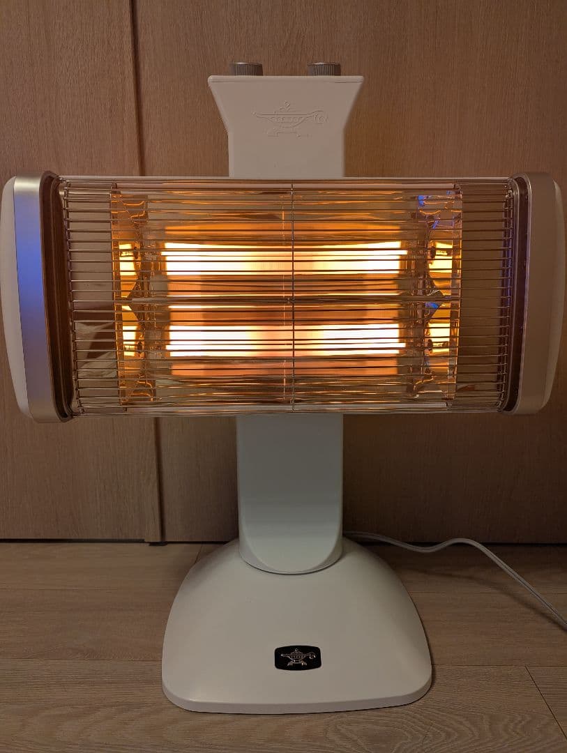 【美品】アラジン グラファイトヒーター CAH-2G10F ホワイト