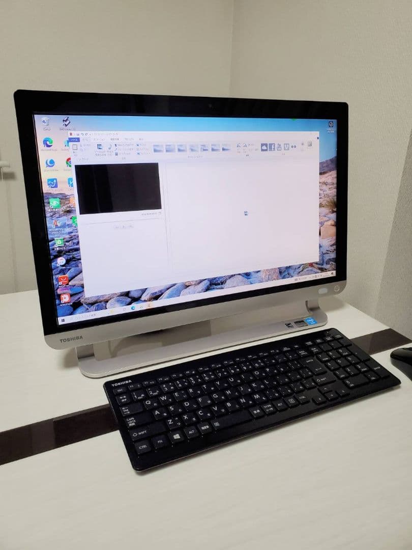 【1000GB】TOSHIBA 23インチ一体型デスクトップPC