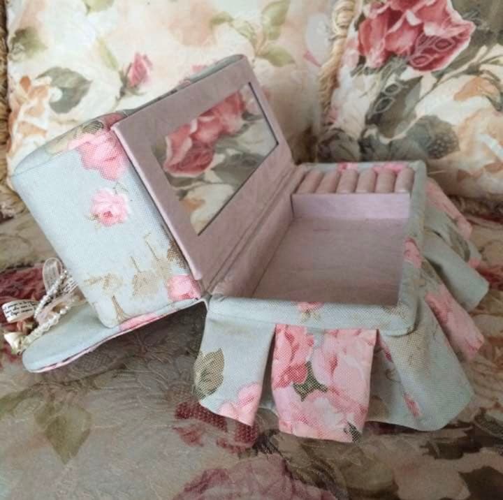 新品☆猫脚ソファー&チェアー型ジュエリーBOX ドールハウス インテリア