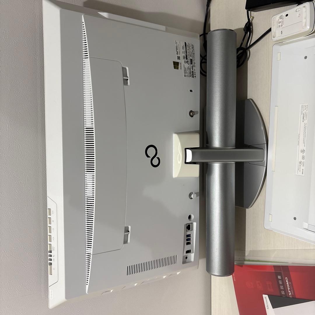 富士通　パソコン　ESPRIMO　FH78/LD FMVF78LDWYジャンク品