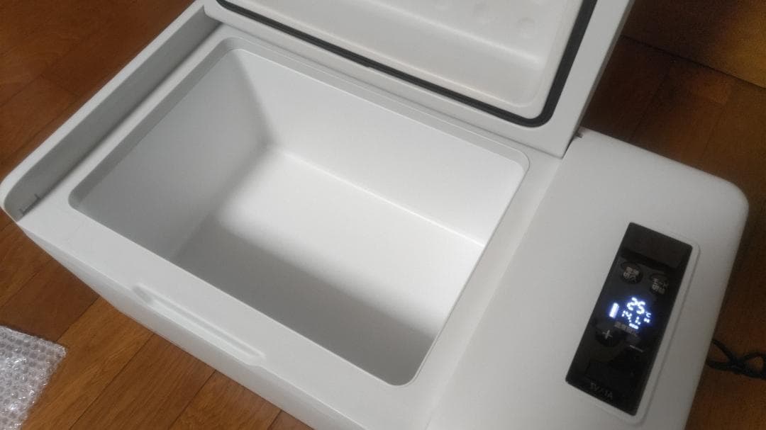 【未使用】アイリスオーヤマ ポータブル冷蔵庫 20L 車載 IPD-2B-W(白