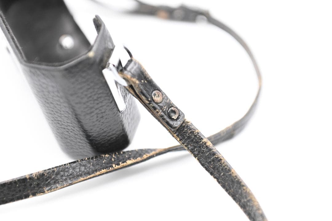 Nikomat フィルム一眼レフカメラ 28/3.5レンズ&レザーカバー付き