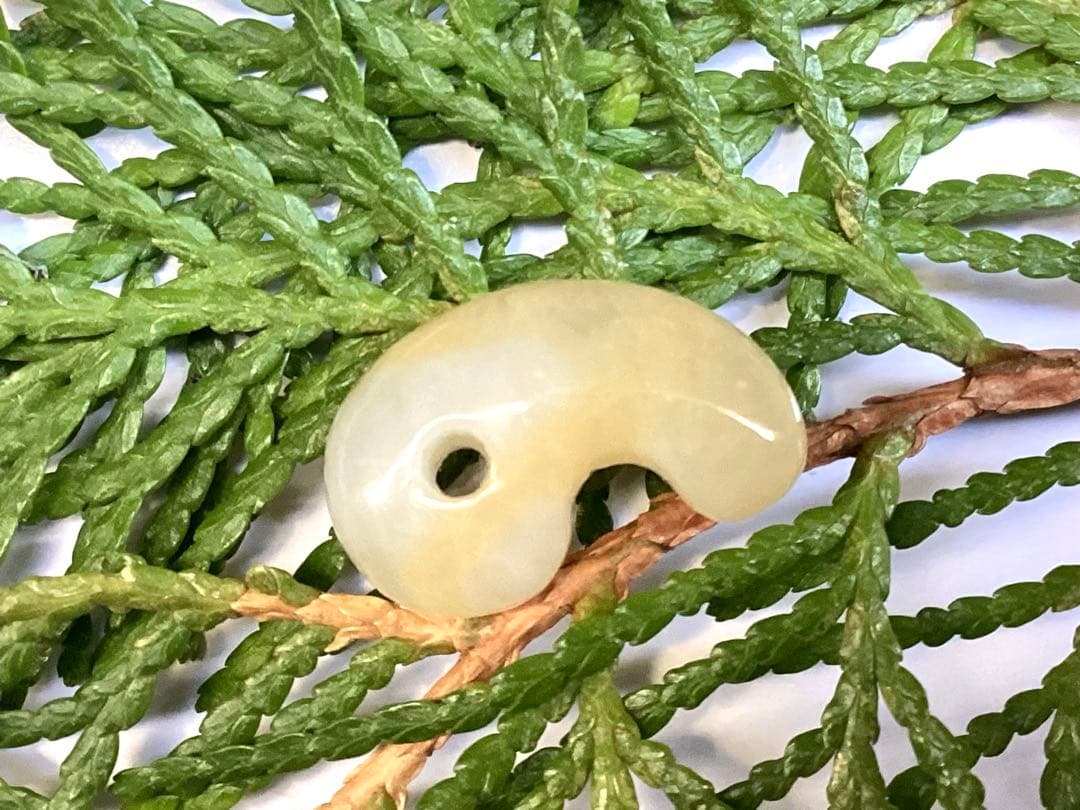 ✳一番数少ない【黄色】　半額以下の9800円　鑑別書無しの安価卸し‼️　本物保証‼️