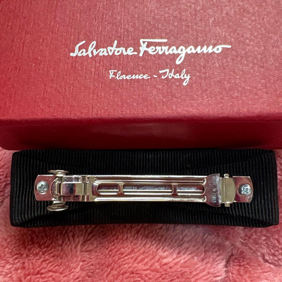 フェラガモ　ビジュー バレッタ