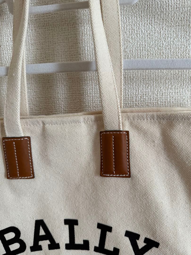 週末値下げ　BALLY トートバッグ アイボリー キャンバス