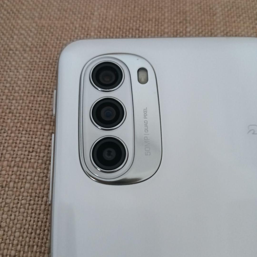 美品シムフリーmotorolaモトローラ ホワイト moto g52j 5G