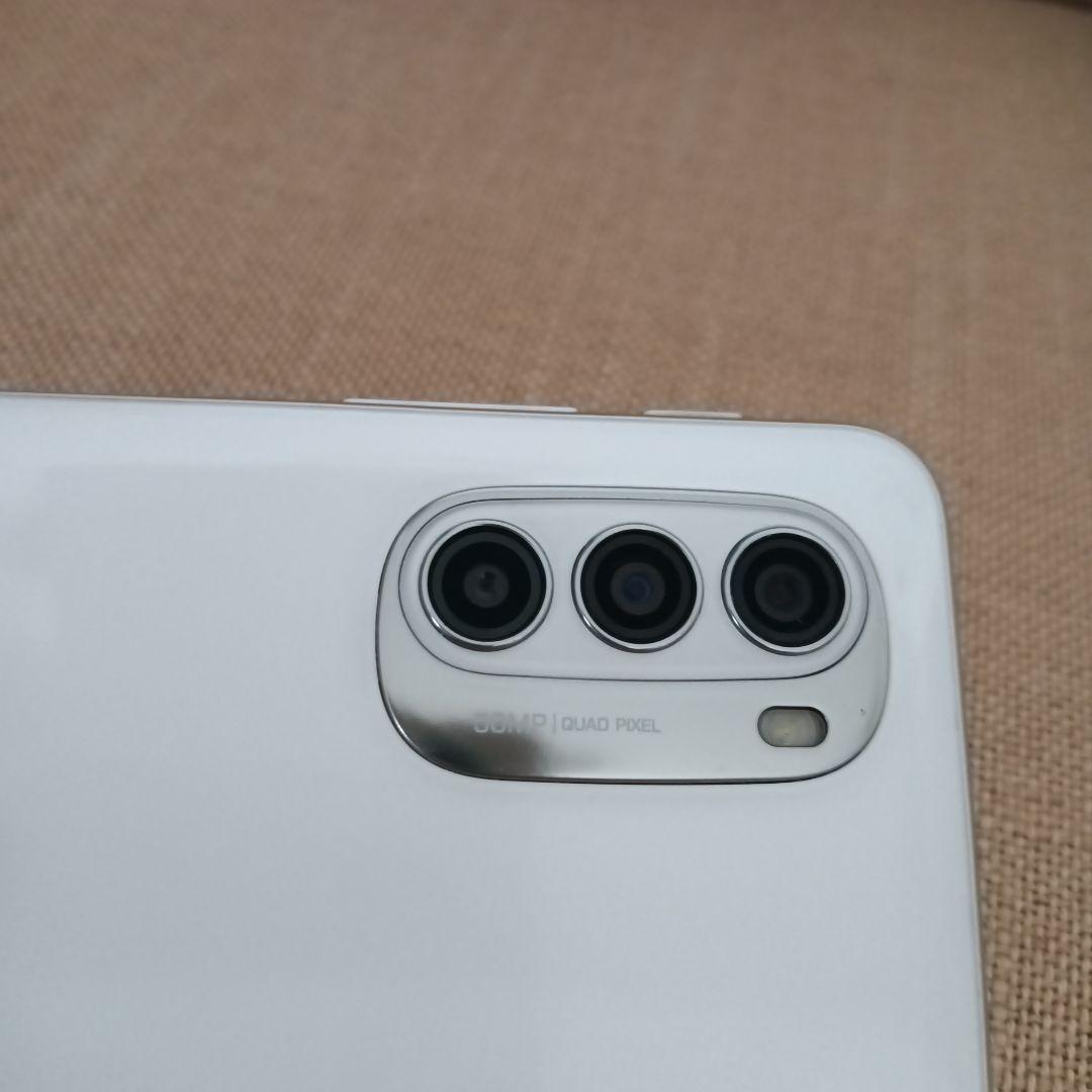 美品シムフリーmotorolaモトローラ ホワイト moto g52j 5G