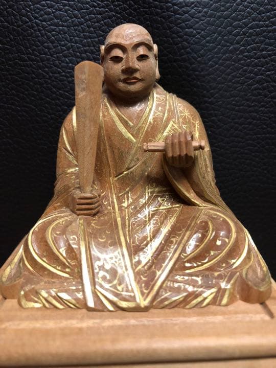 日蓮聖人座像 総白檀 金泥書 細密彫刻 日蓮宗 仏像 仏教美術 未使用保管品