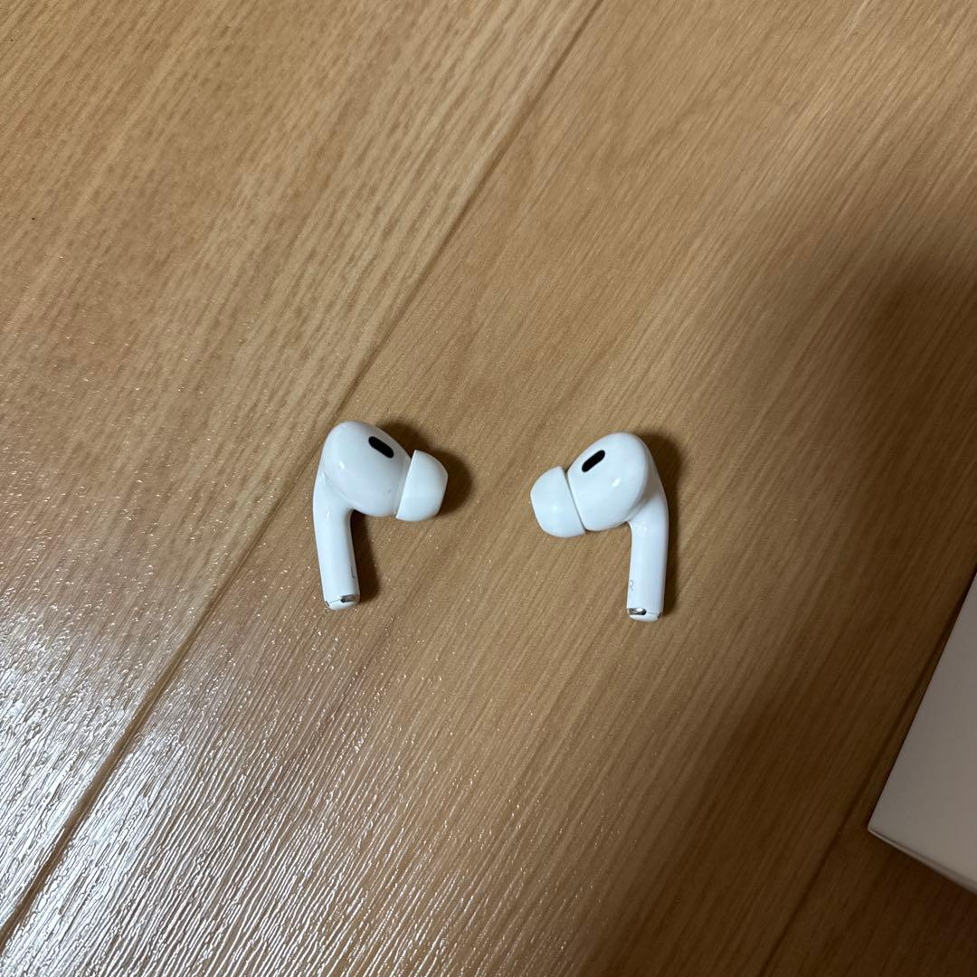 チ*ー様 AirPods Pro2本体 ホワイト 充電ケース付き
