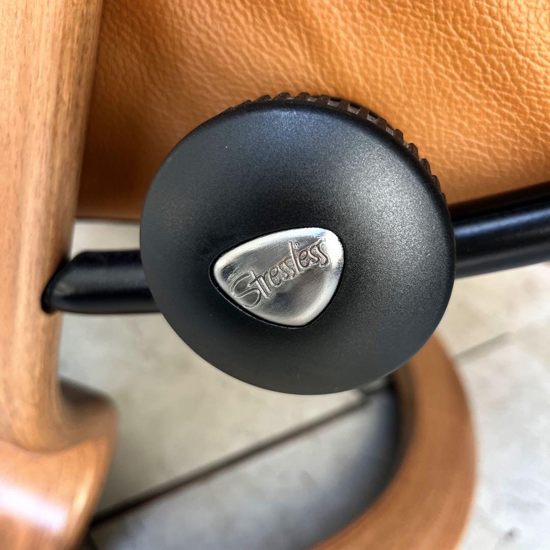 取付無料！エコーネス ストレスレス コンサル 本革キャメルリクライニングソファ✨