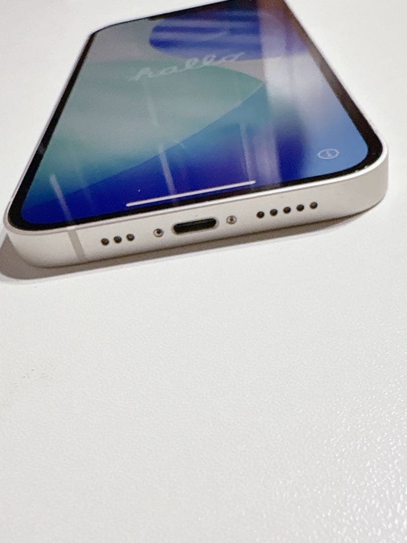 Apple iPhone 13 ホワイト 本体　美品