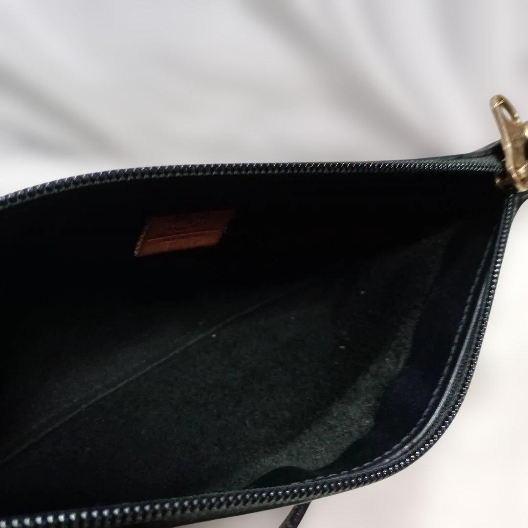 イルビゾンテ　IL BISONTE　ブラック ショルダーバック