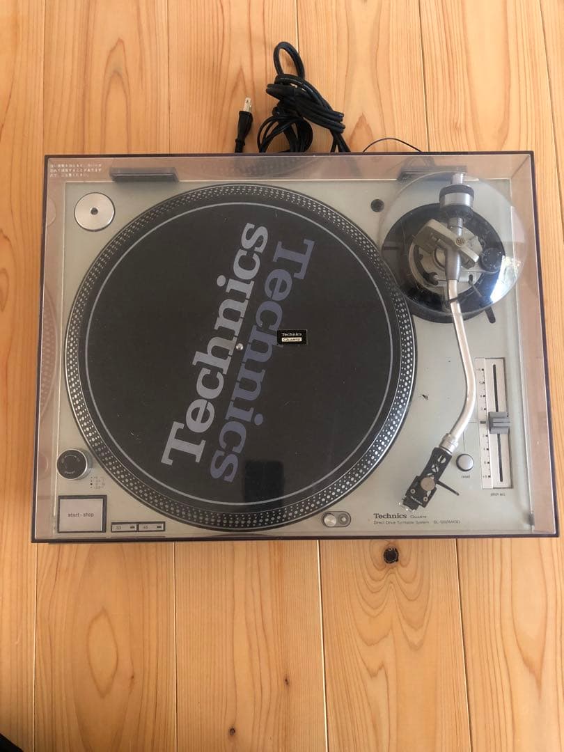 Technics SL-1200 MK-3Dターンテーブル