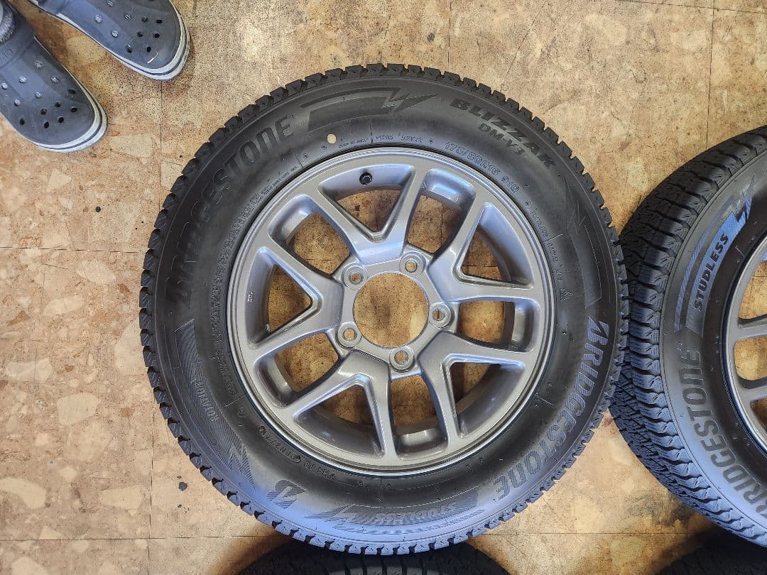 ブリヂストン 16インチ スタッドレスタイヤ ホイールセット