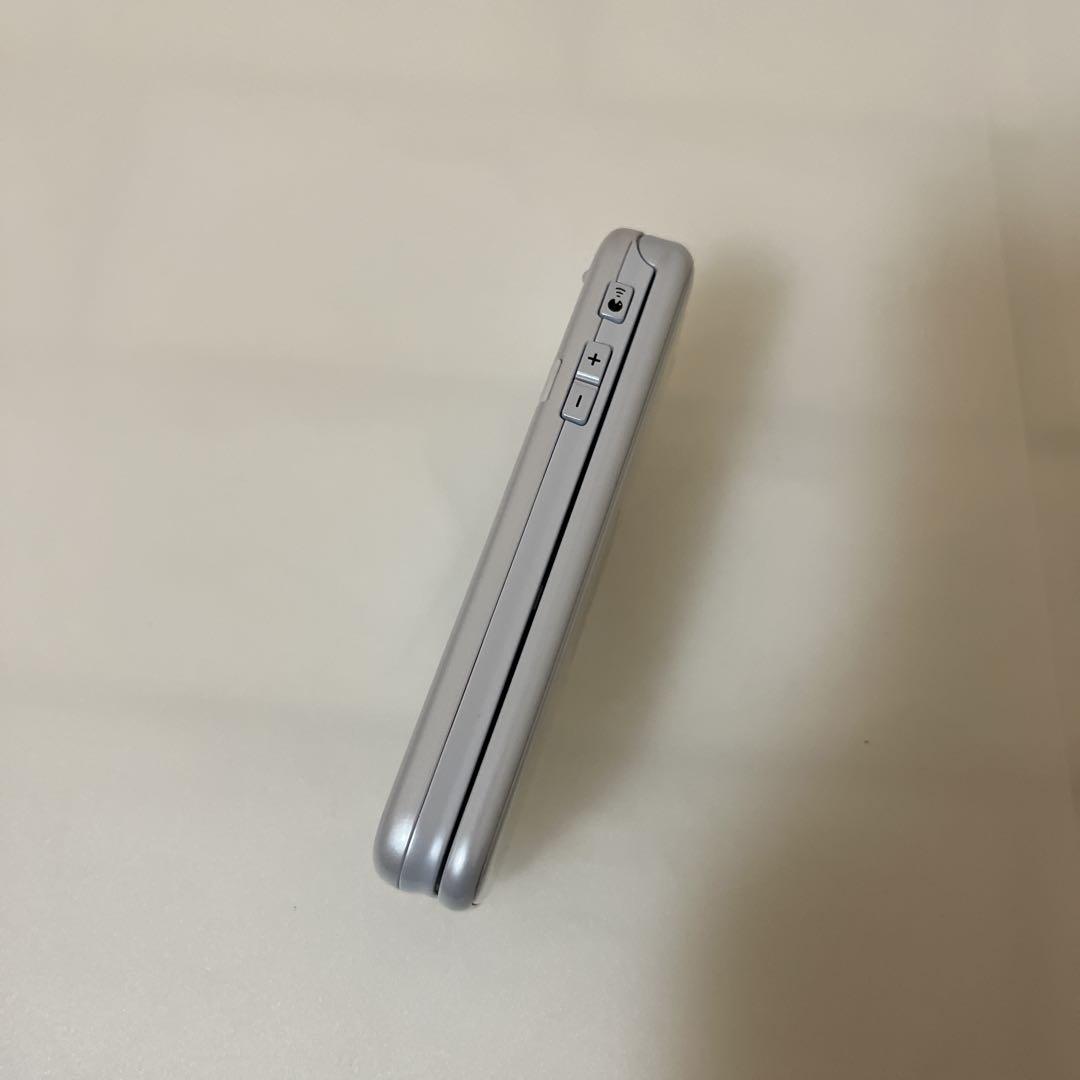 【極美品】NTTドコモ 富士通 らくらくホン F-01M ホワイト docomo