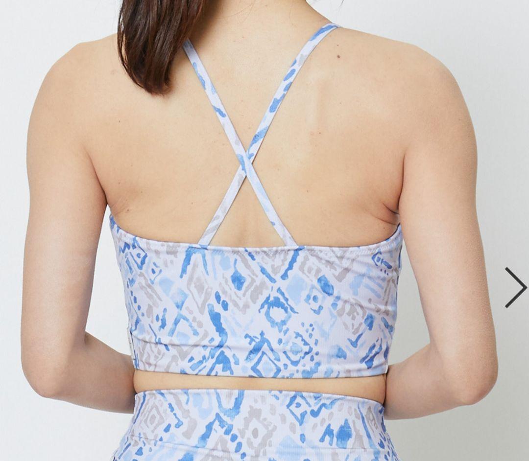 新品 ジュリエ おしゃれなアート柄 上下セット