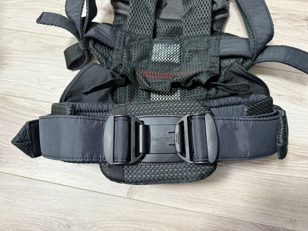 【よだれカバー付き】ベビービョルン ハーモニー 抱っこ紐 ブラック メッシュ