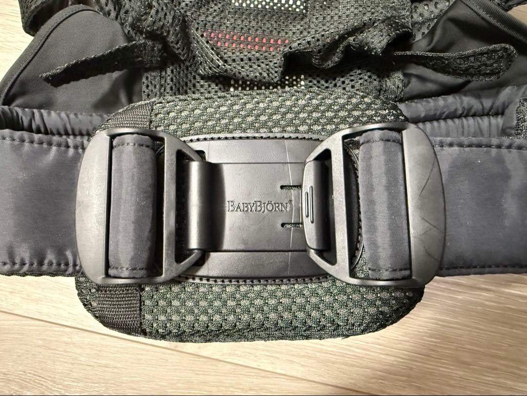 【よだれカバー付き】ベビービョルン ハーモニー 抱っこ紐 ブラック メッシュ