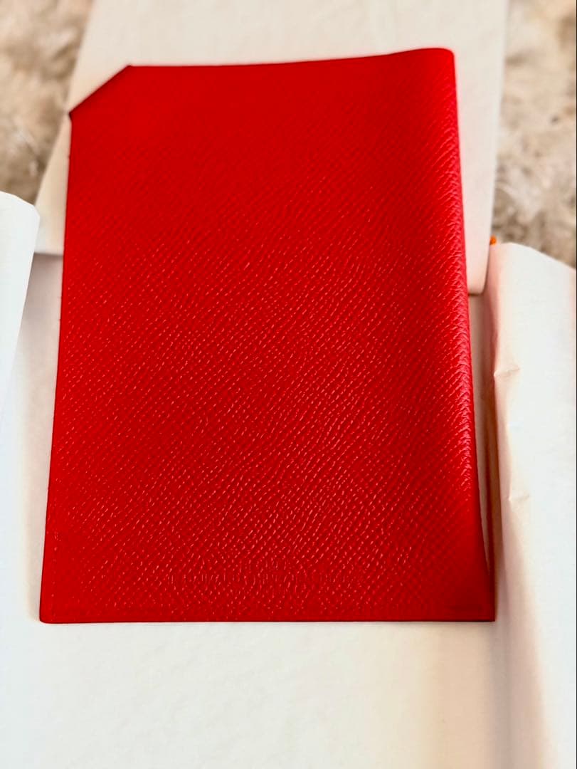 HERMES レッド パスポートケース
