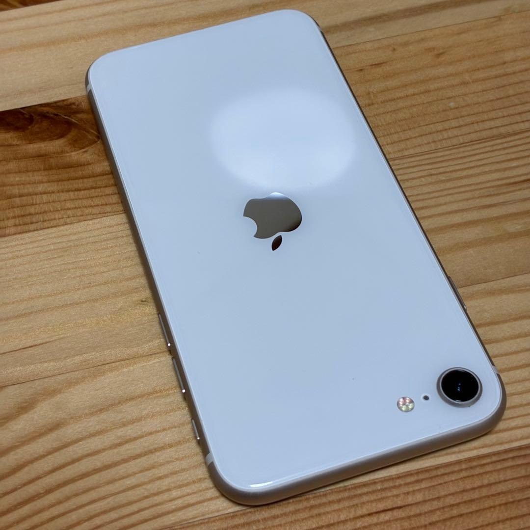 じ*い様 バッテリー新品　iPhoneSE第3世代64GB SIMフリー　美品