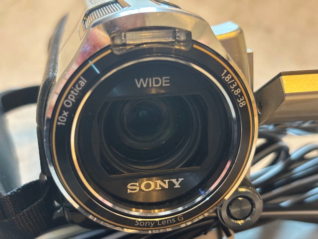 【美品】SONY HDR-CX560V ハンディカム ビデオカメラ シルバー