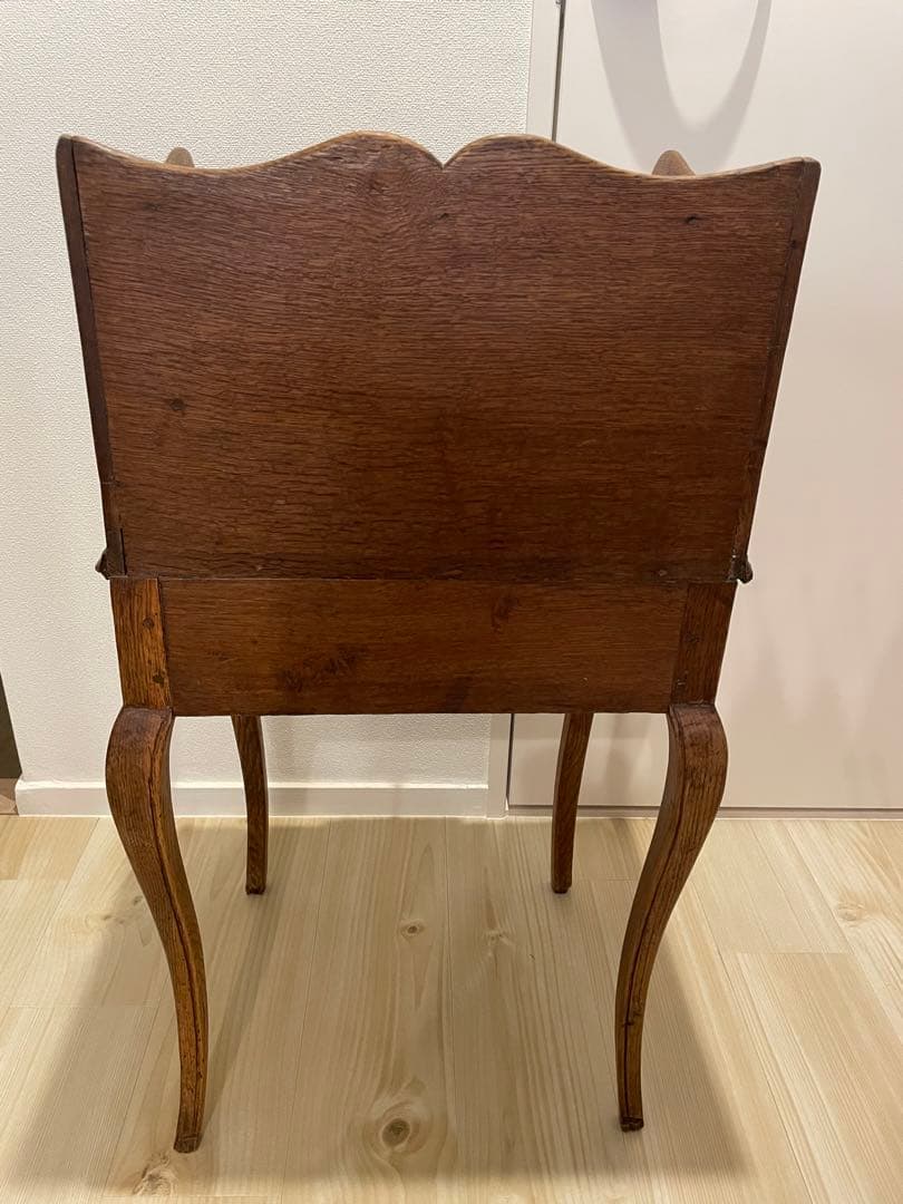 フランスアンティーク家具　フランスインテリア　アンティーク家具　サイドテーブル