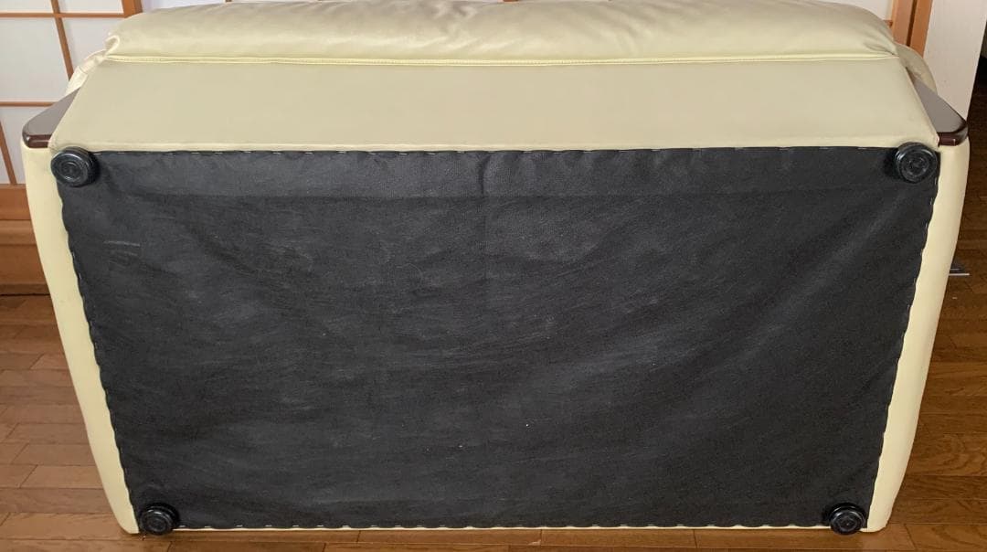 本革・合皮混合の2.5人掛けソファ