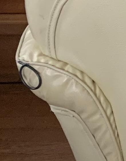 本革・合皮混合の2.5人掛けソファ