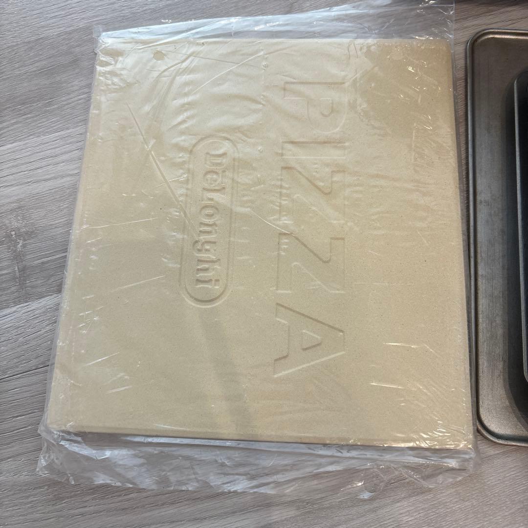 DeLonghi ピザオーブン 陶製ピザストーン付き　コンベクション　デロンギ