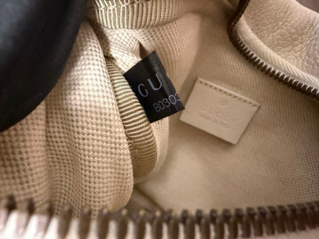 GUCCI ボディバッグ ホワイト