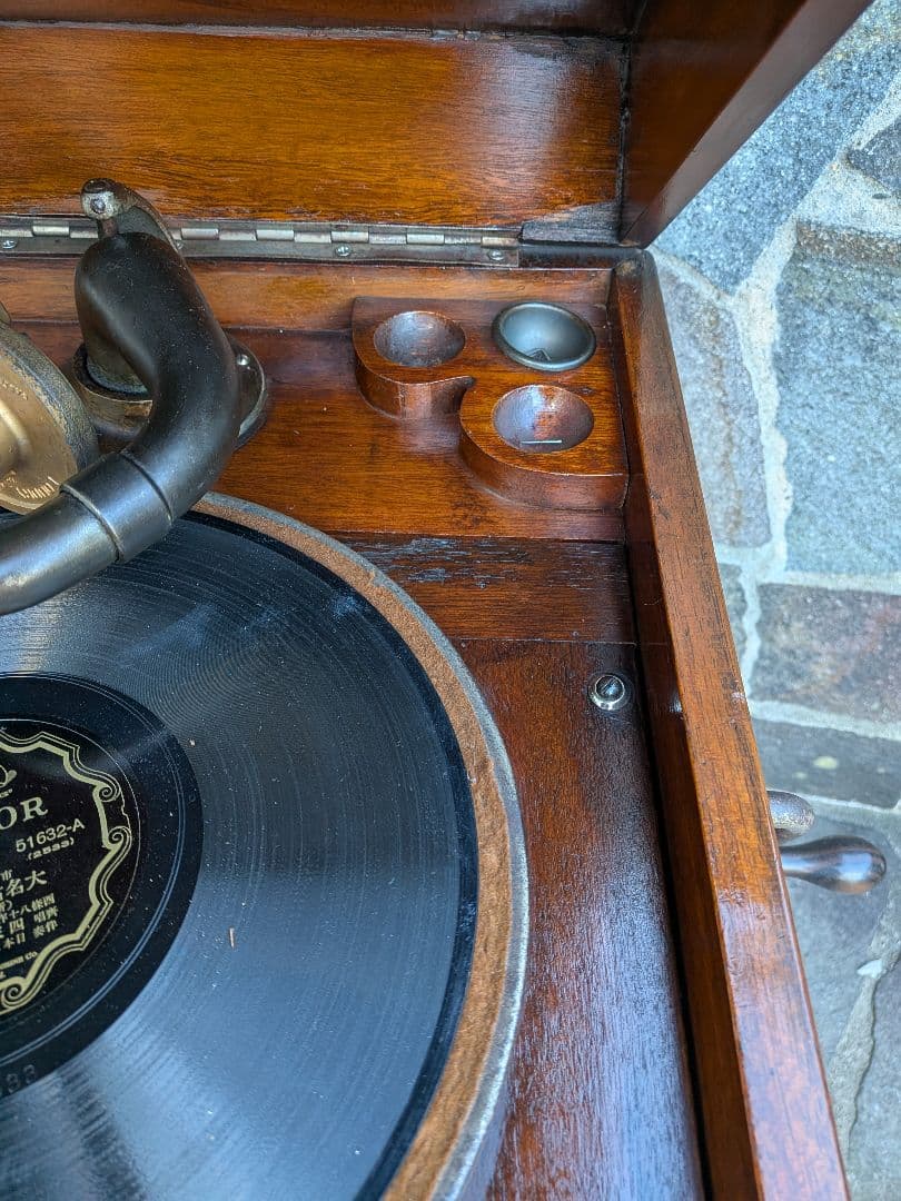 ヴィンテージ木製蓄音機