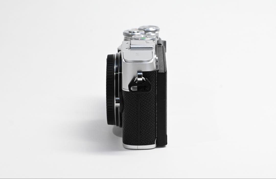 【新品同様】OM SYSTEM PEN E-P7 EZダブルズームキットブラック