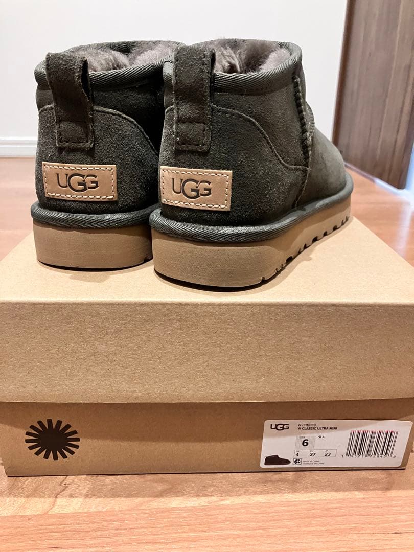 新品未使用 UGG クラシックウルトラミニ カーキ サイズ6
