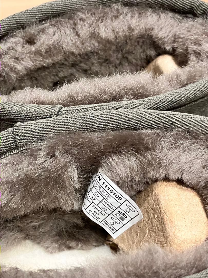 新品未使用 UGG クラシックウルトラミニ カーキ サイズ6