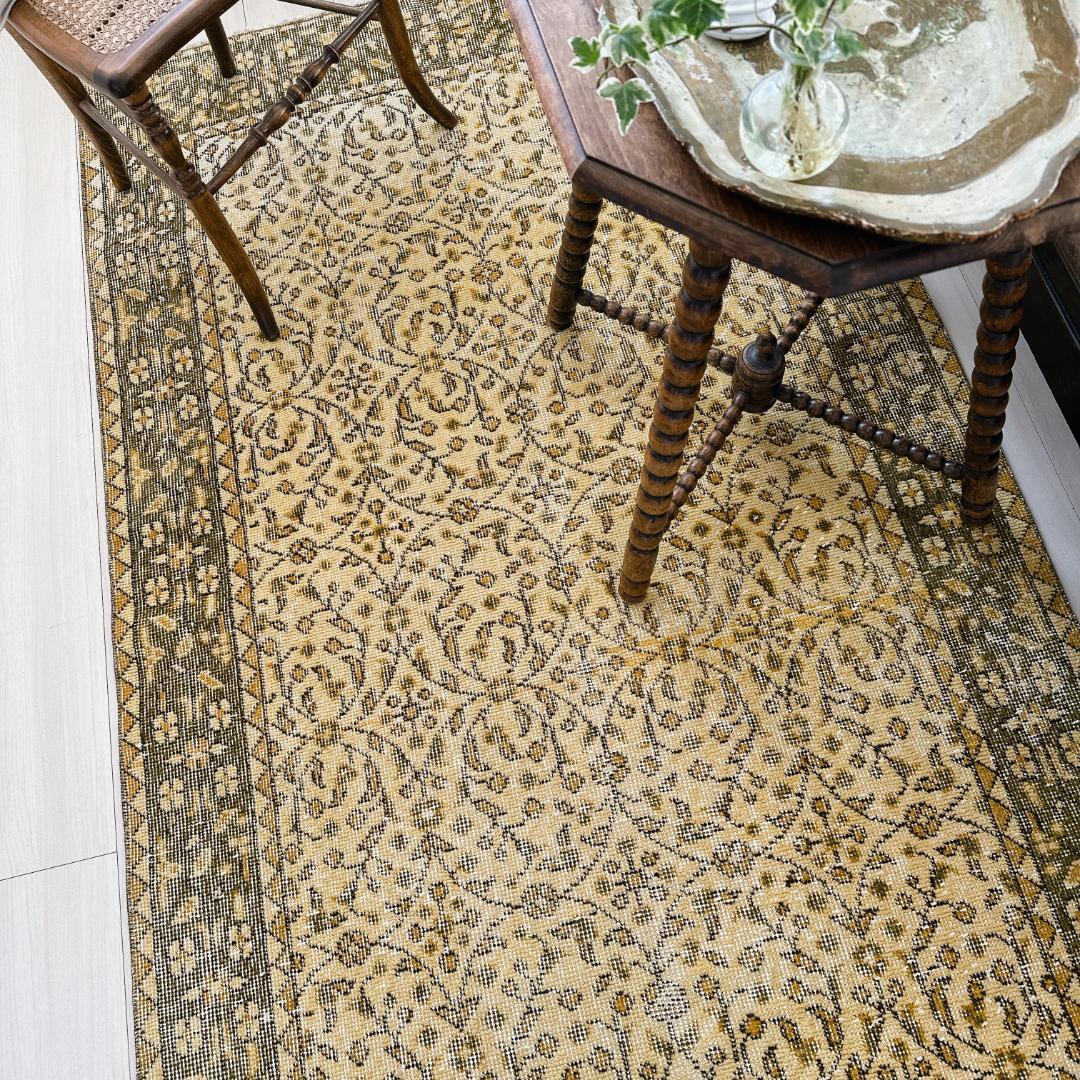 トルコ ヴィンテージラグ A130 イエロー オリーブグリーン オーバーダイラグ