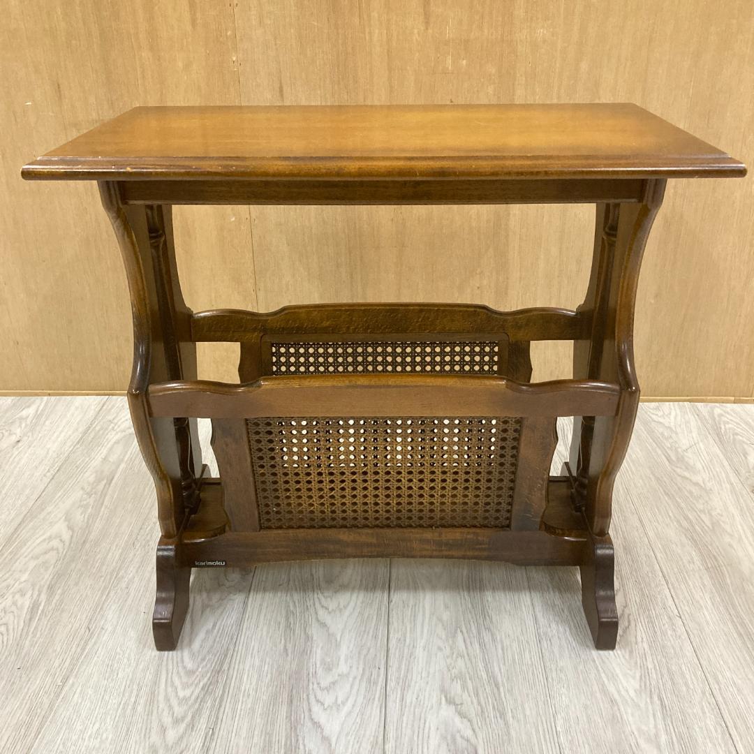 【カリモク】コロニアル　マガジンラック付き サイドテーブル