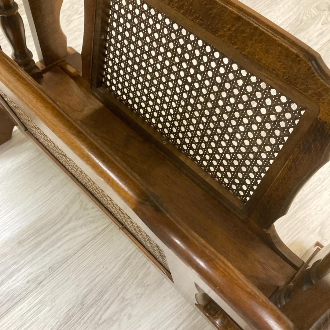 【カリモク】コロニアル　マガジンラック付き サイドテーブル