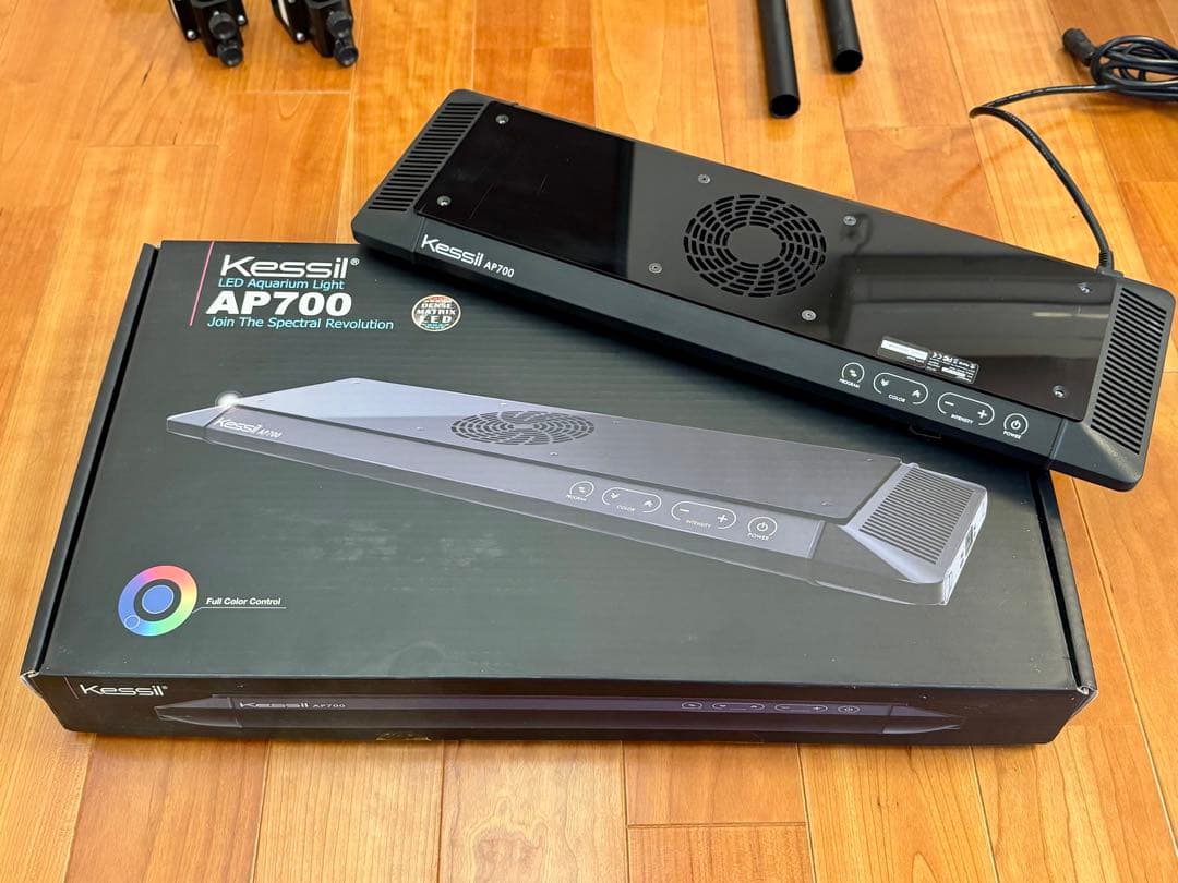 Kessil AP700 アクアリウムライト 本体　マウンティングアームセット