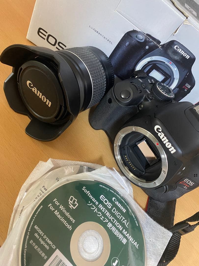 Canon EOS デジタル一眼レフカメラ　充電器なし