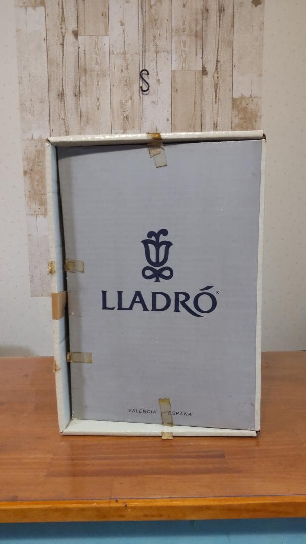 ワンツースリ　＃5426　★リヤドロ　スペイン　ポーセリン　箱付き　ご成約済み