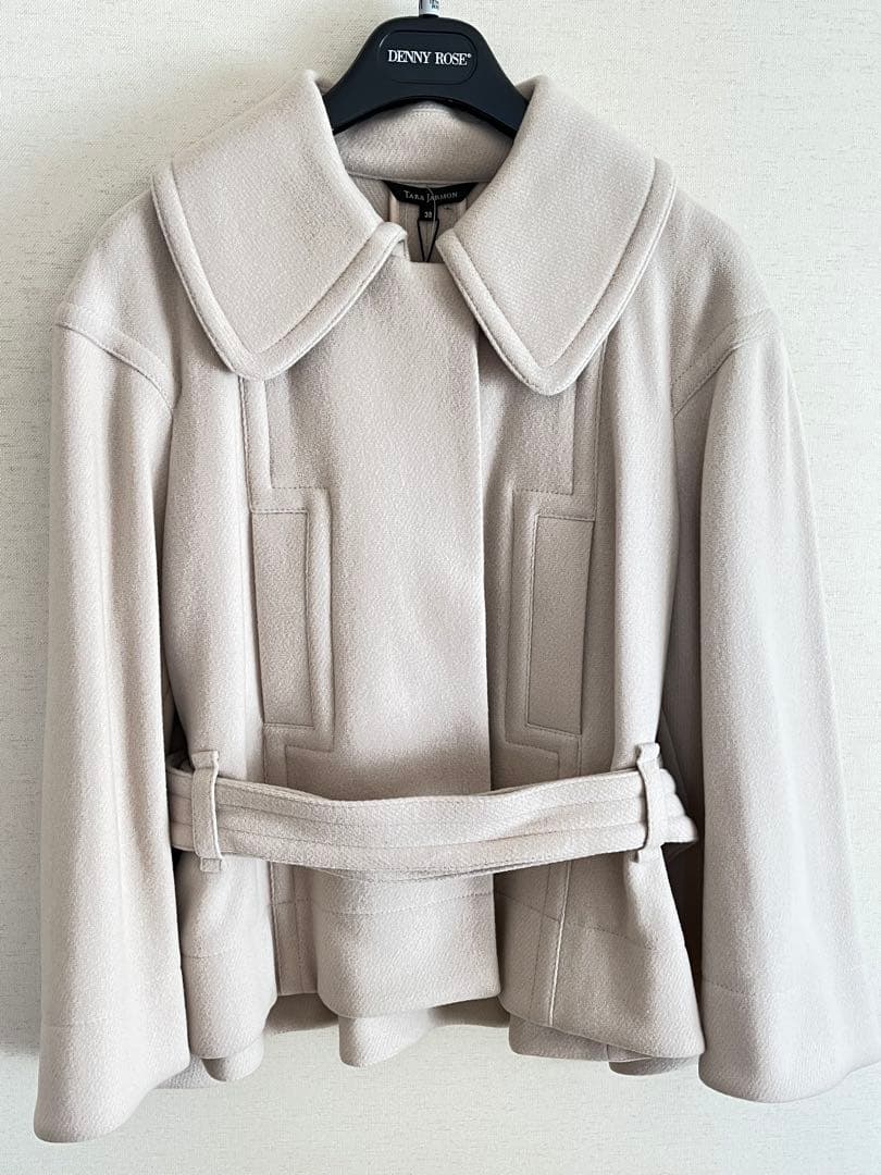 新品タグ★TARA JARMON ライトベージュ ウールコート 大きな襟付き