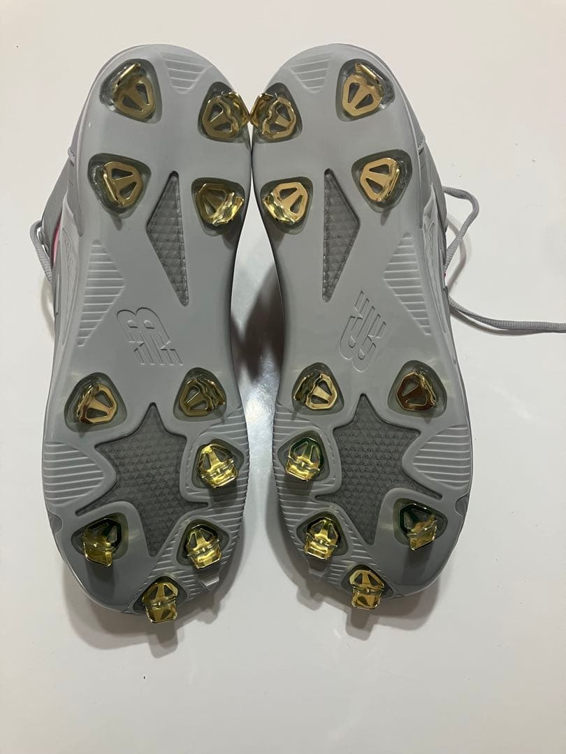 ニューバランス、野球スパイク