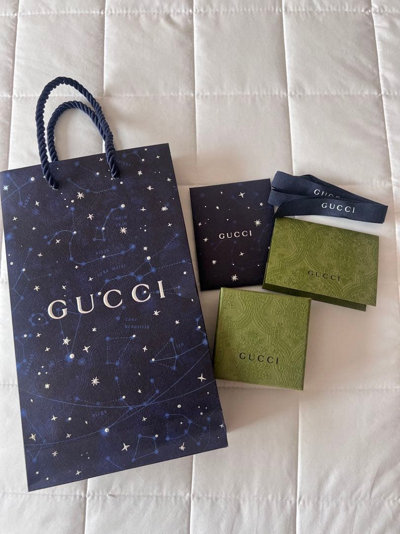 GUCCI ピアス　インターロッキングG 燻　ユニセックス