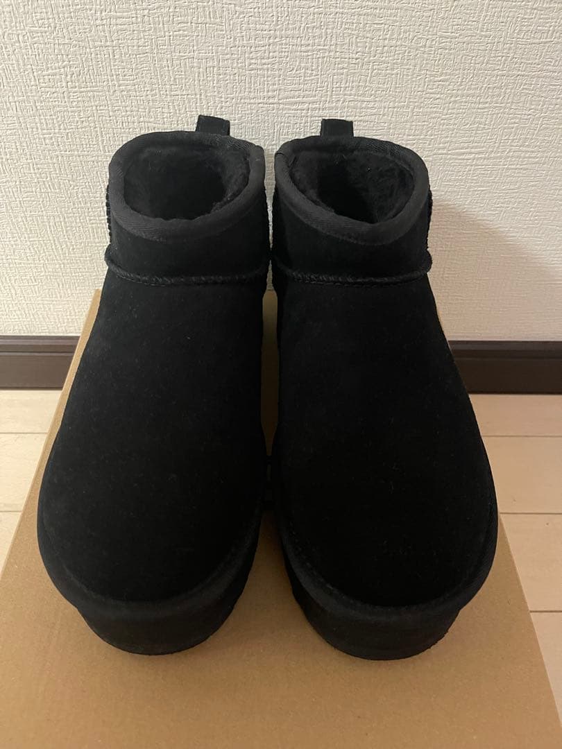 UGG Classic Ultra Mini Platform 黒２３cm