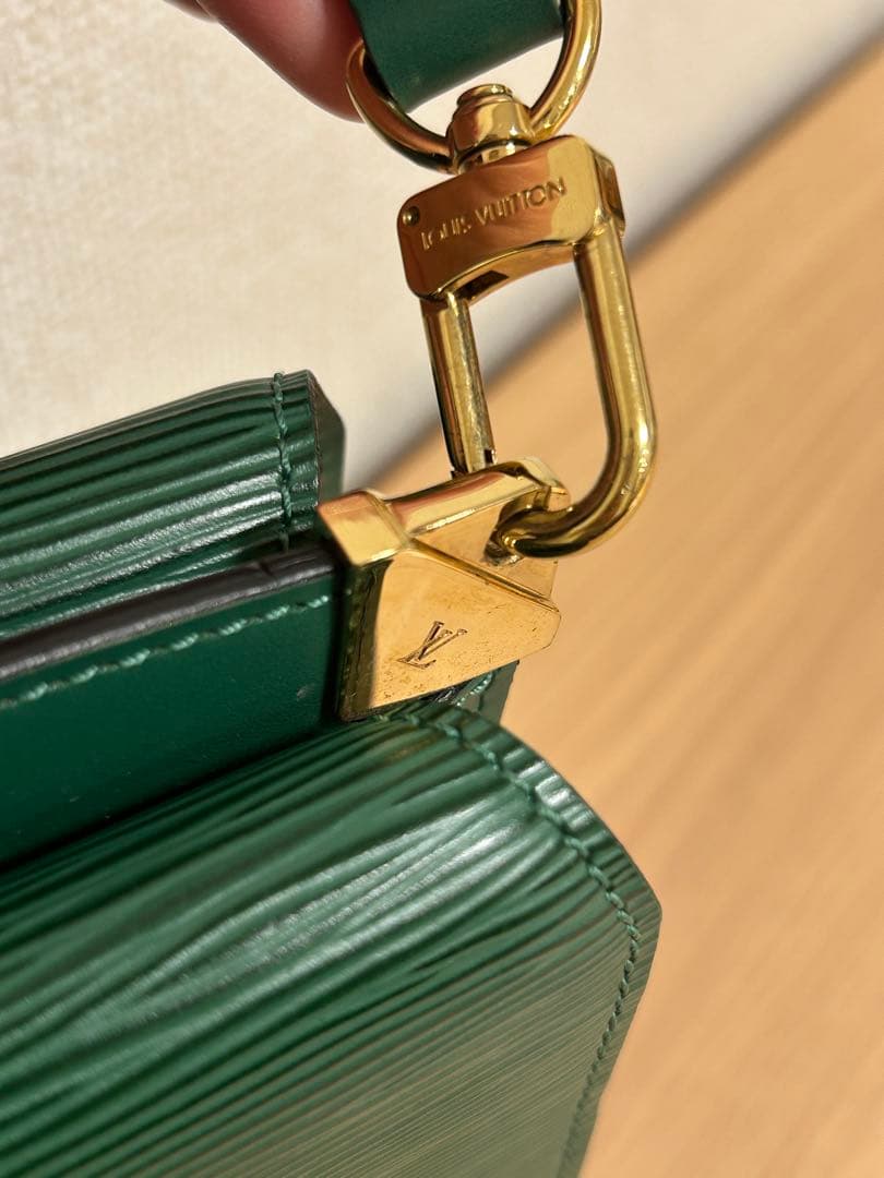 ひ*こ様 ルイヴィトン ショルダーバッグ エピ グルネル ヴィトン