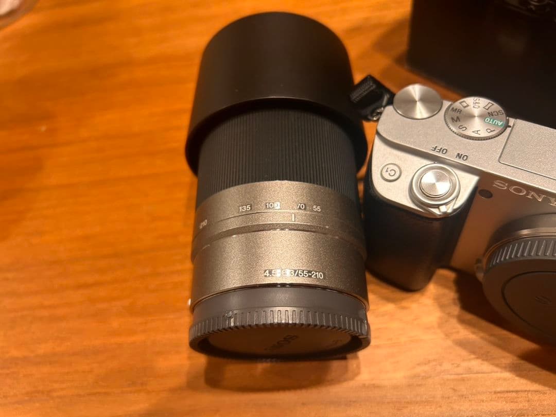 人気のシルバー色カメラ　SONY α6400 ミラーレス一眼カメラセット